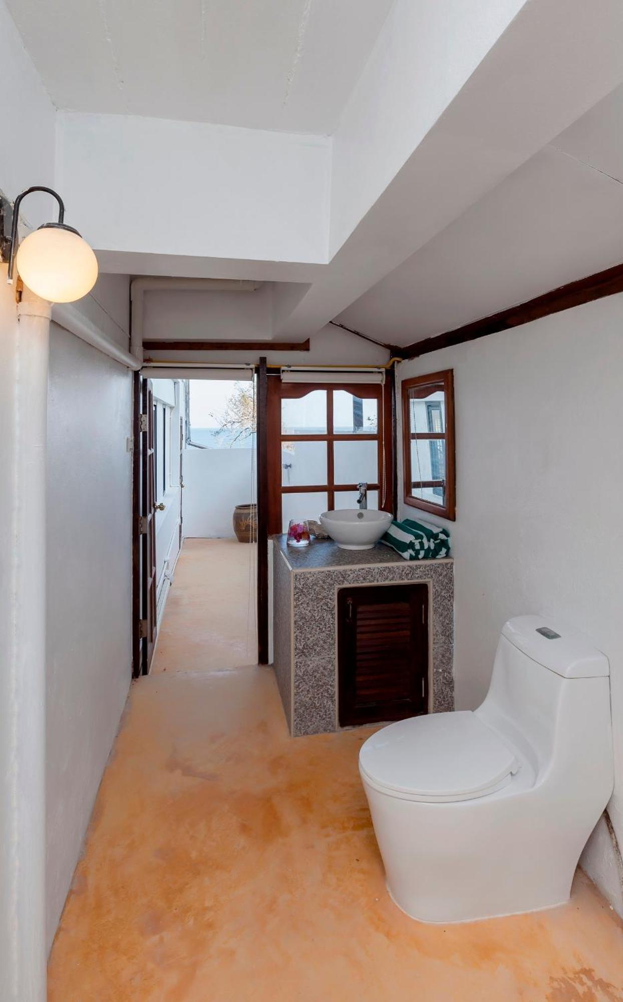 Baan Khunying - Secluded Phuket Beachfront Villa Rawai ภายนอก รูปภาพ