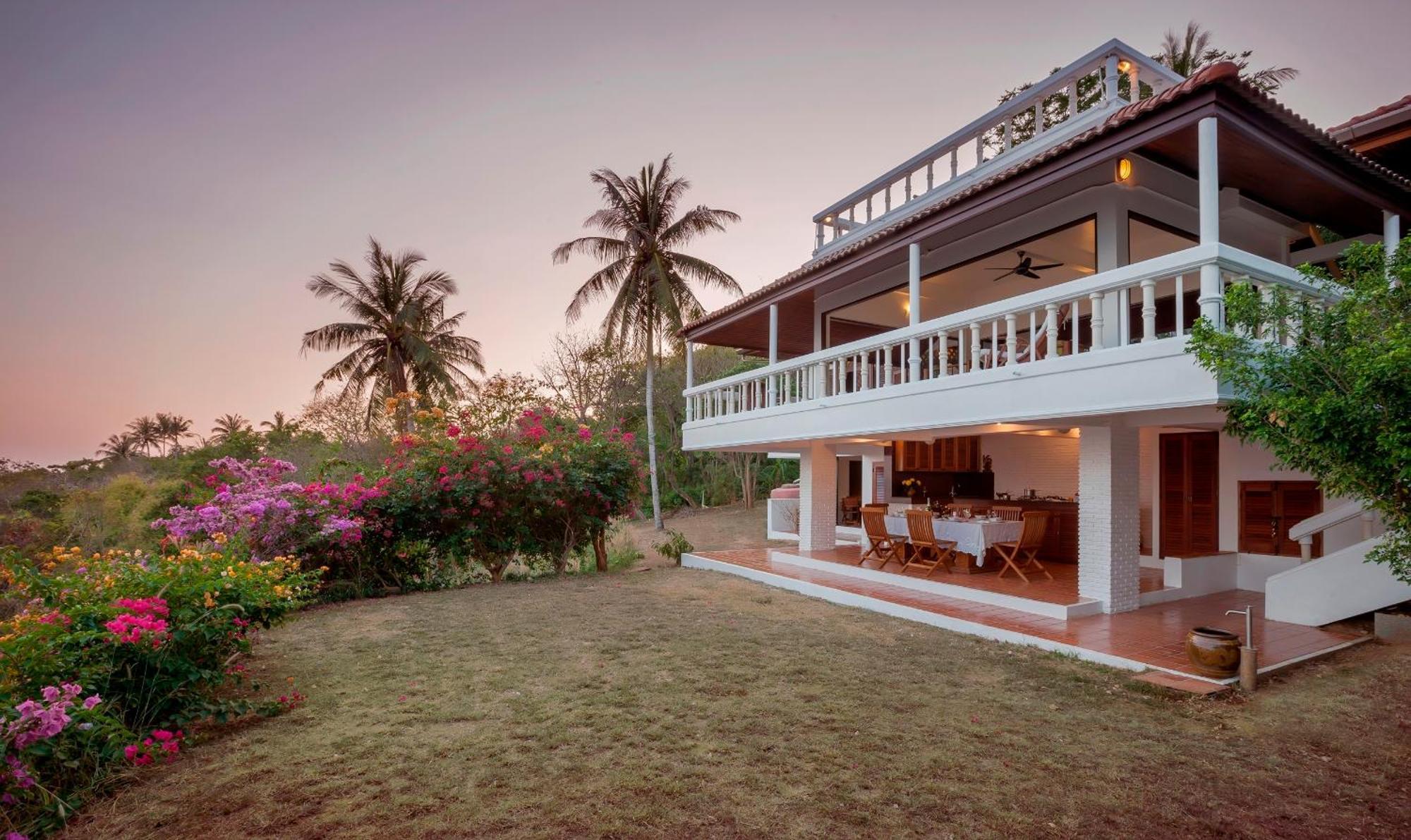 Baan Khunying - Secluded Phuket Beachfront Villa Rawai ภายนอก รูปภาพ