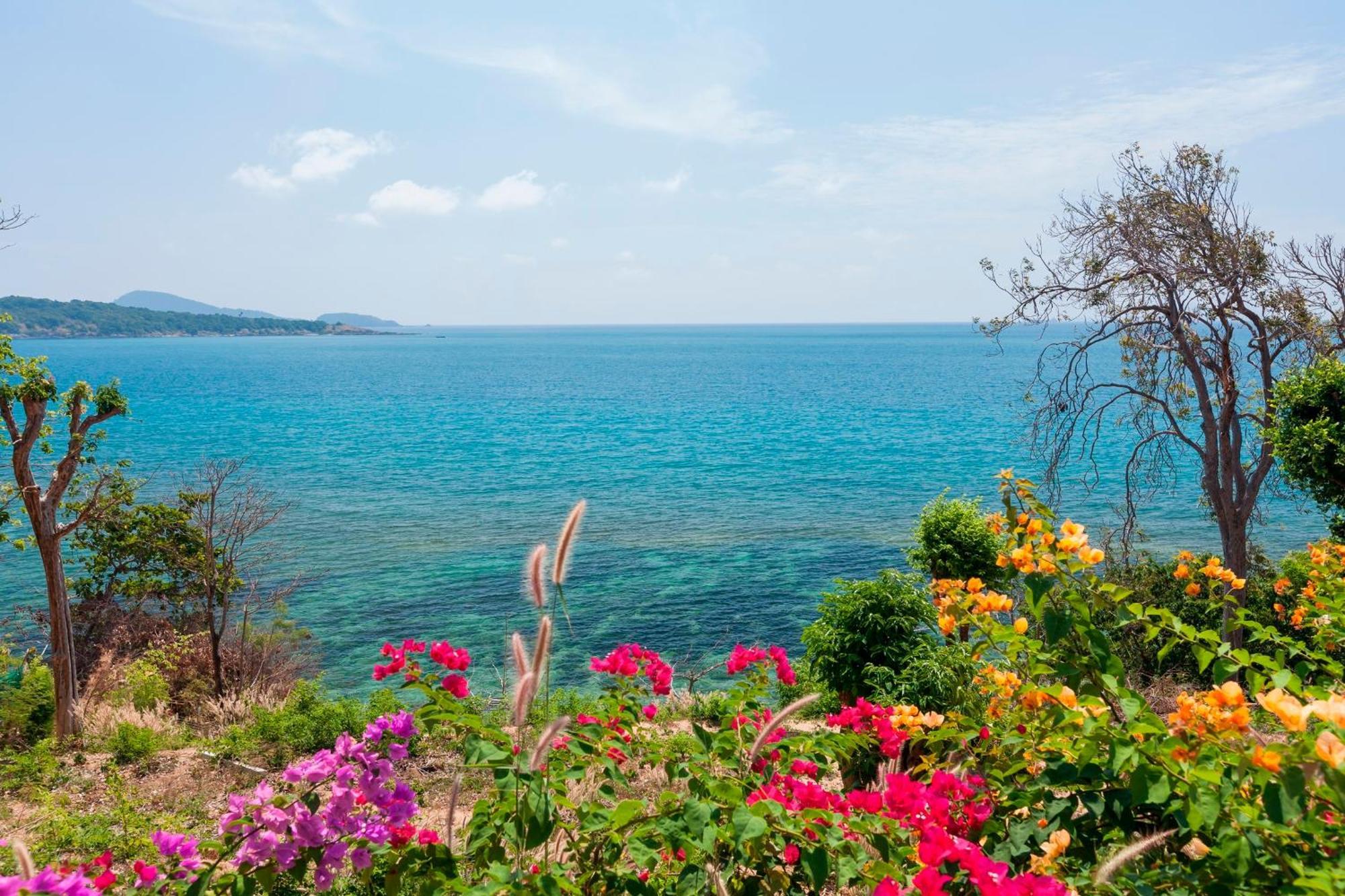 Baan Khunying - Secluded Phuket Beachfront Villa Rawai ภายนอก รูปภาพ