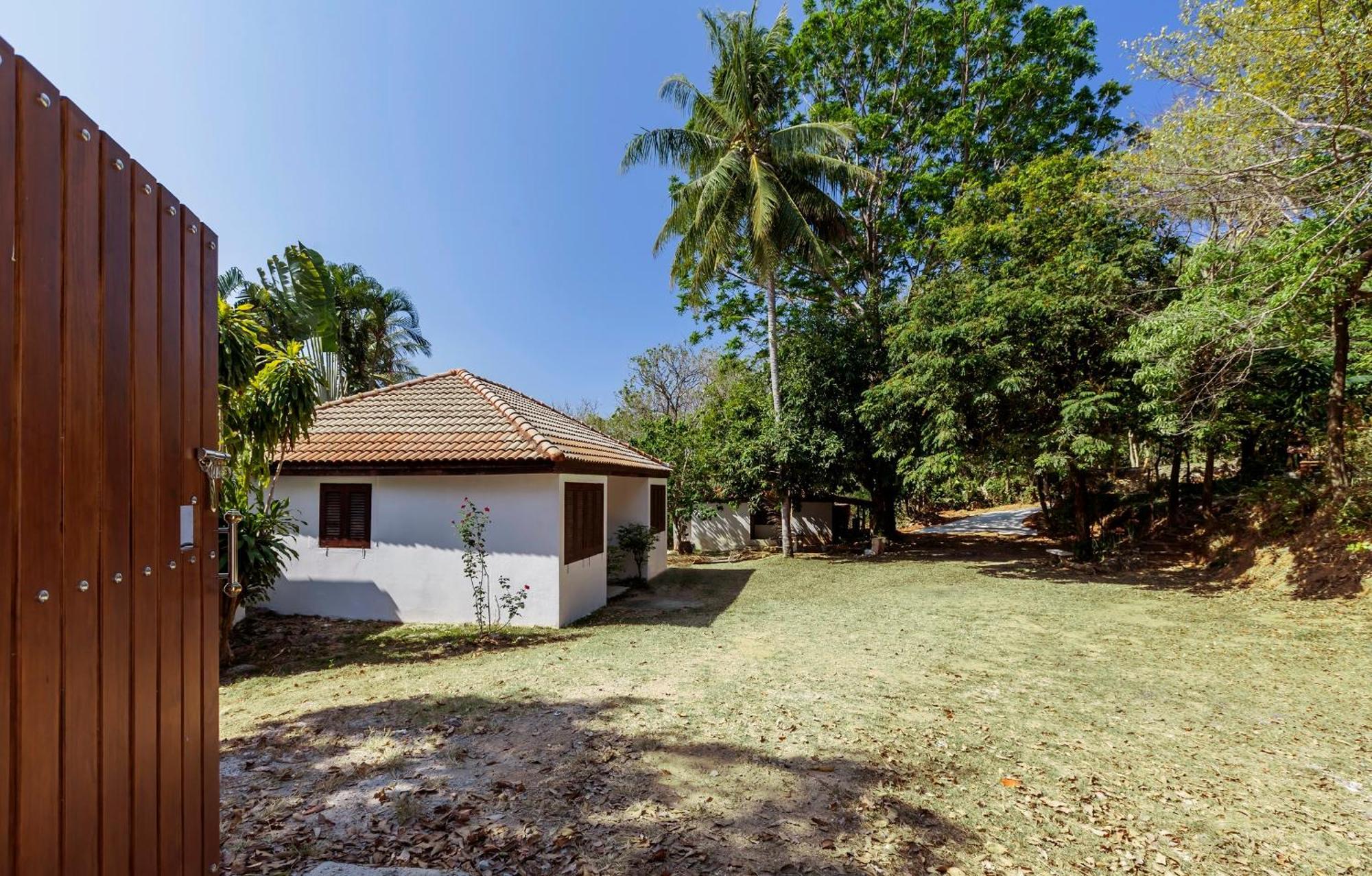 Baan Khunying - Secluded Phuket Beachfront Villa Rawai ภายนอก รูปภาพ