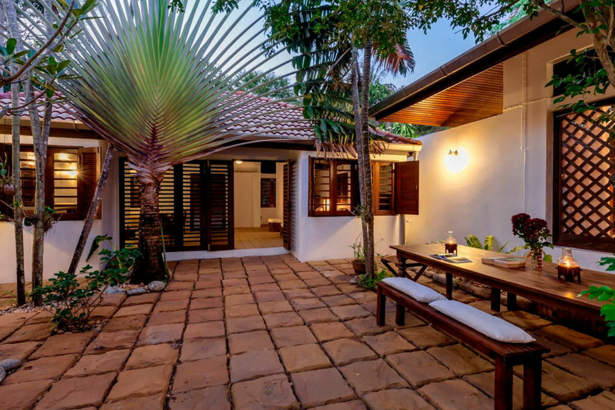 Baan Khunying - Secluded Phuket Beachfront Villa Rawai ภายนอก รูปภาพ