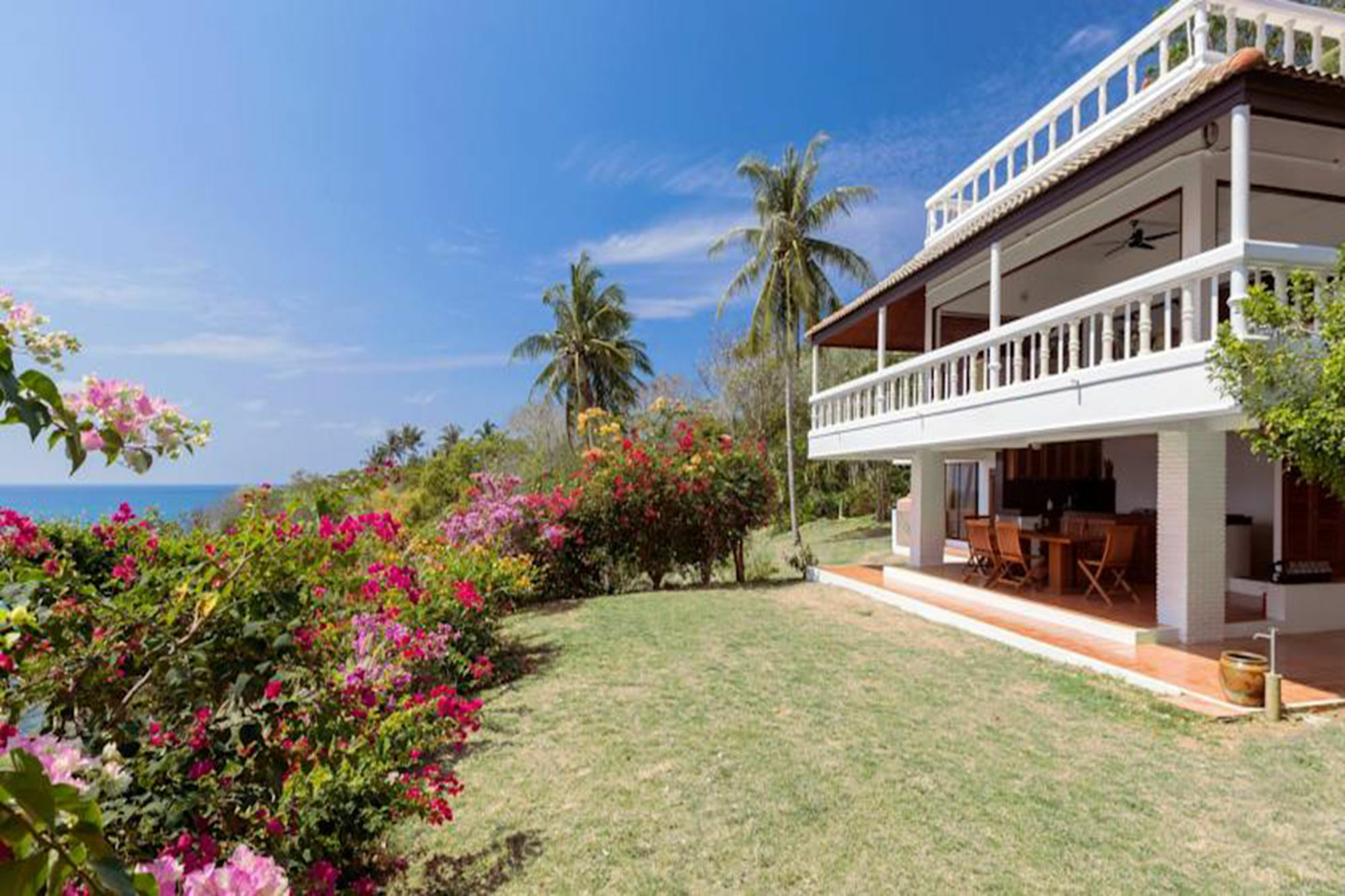 Baan Khunying - Secluded Phuket Beachfront Villa Rawai ภายนอก รูปภาพ